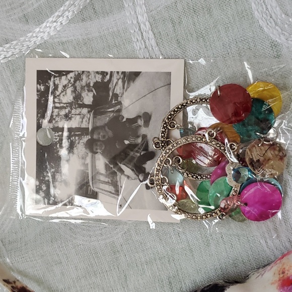 NWT Anthropologie Earings & Oasis Scout Romper - Parker. Size Medium - Picture 7 of 10